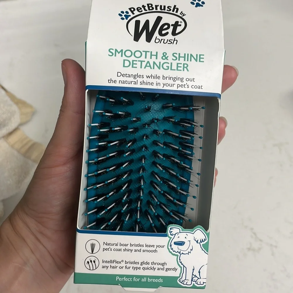 PetBrush Smooth & Shine Detangler 🐶